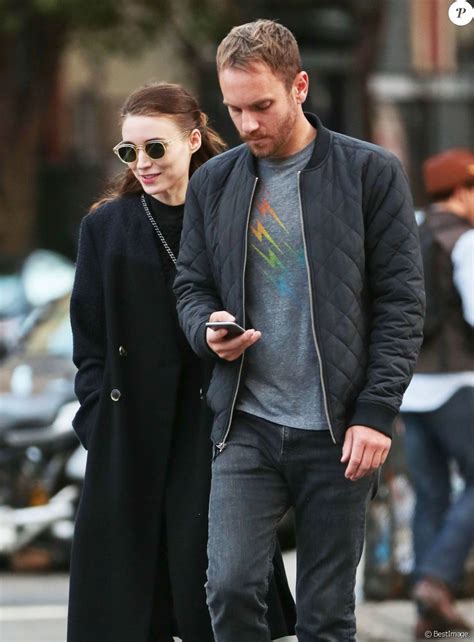Rooney mara and cate blanchett (i.redd.it). Rooney Mara et son petit ami Charlie McDowell se promènent ...