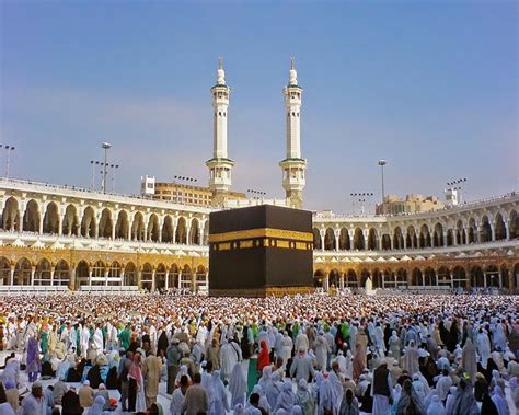 This picture of kaaba is taken from millions of people are gathered in masjid al haram at the time of hajj. khana kaba latest Wallpapers 2015 | Islamic Pictures And ...