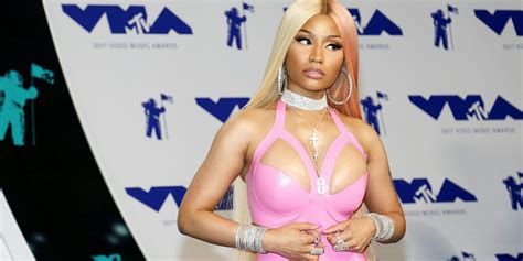 Nicki Minaj Doxes Group Text Members Tells Barbz Have No Mercy