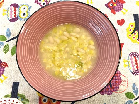 Minestra Di Porri E Fagioli Cannellini In Cucina Con Crio