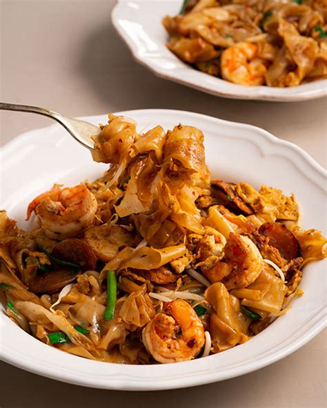 Masukkan semua sos dan kicap. Resepi Kuey Teow Goreng Chinese Style - Resepi Seminit