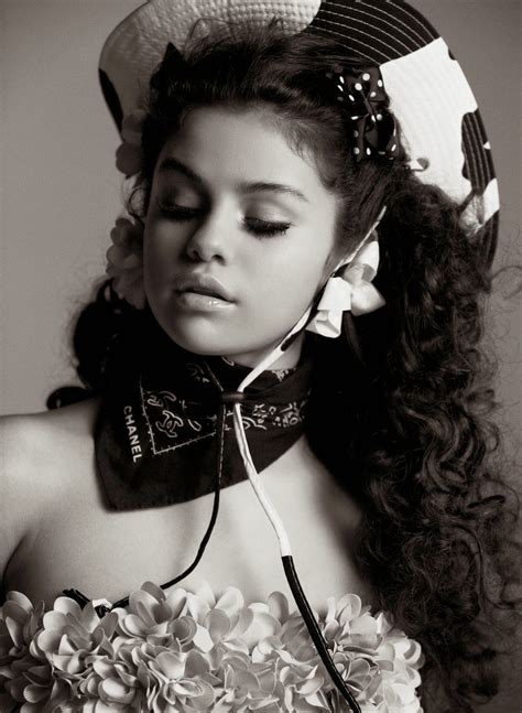 Its Girly Blog Selena Gomez V Magazine Covershoot Spring 2015