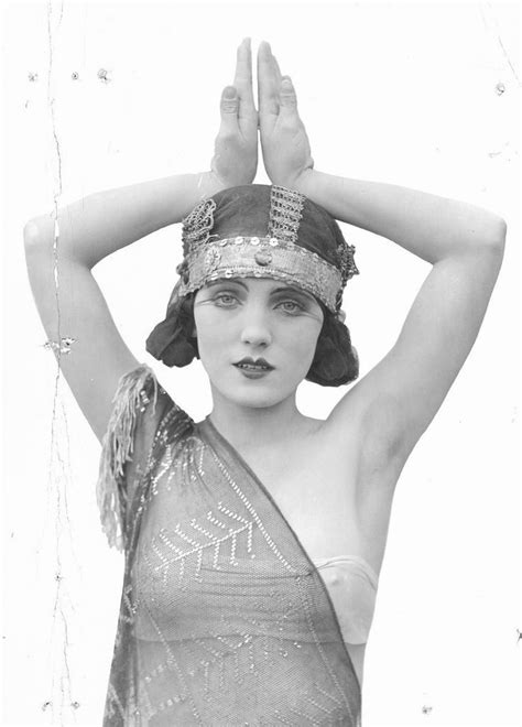 Silent Film Actress Pauline Starke Ca 1920 S Vintage Mode Look