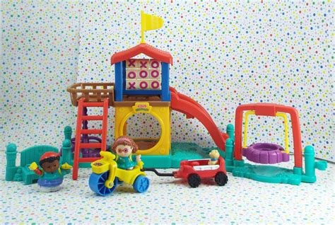 *2/17*SOLD~Fisher Price Little People Fun Sounds Playground