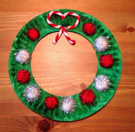 24 Christmas Gift Ideas  Preschool christmas crafts, Christmas wreath