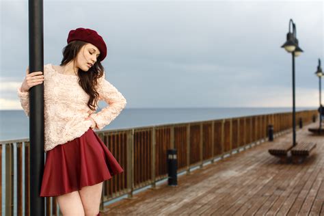 Serena Wood Women Outdoors Brunette Women Red Skirt Berets