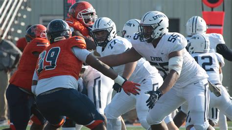 Football Faces Sagu In Home Opener Saturday Lyon College