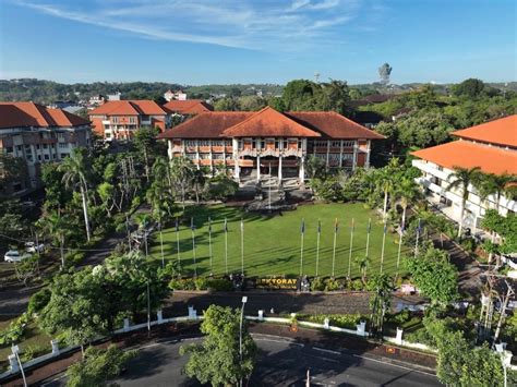 Universitas Di Bali Terbaik Cek Daftar 16 Kampusnya Di Sini