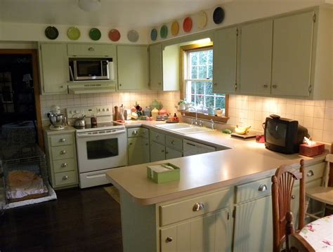 Green Kitchen Cabinets In Appealing Design For Modern