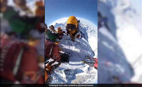 Viral Video Showing 360 Degree View Of Mount Everest Stuns Internet