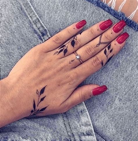 26 Cute Tattoo Designs You Ll Desperately Want Finger