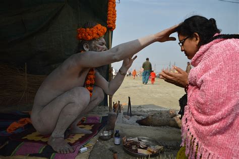 The Naga Baba Naked Hindu Baba And His Worshiper Allahab Flickr