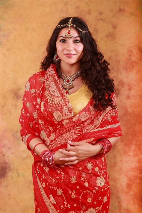 Schönes Indisches Mädchen Stockfoto Bild Von Kultur 77986558