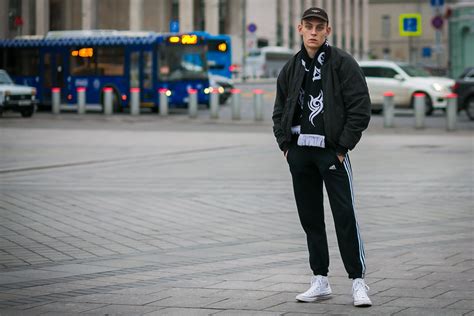 The Best Street Style From Russia Fashion Week Street Style Jacket Autumn Street Style Mens