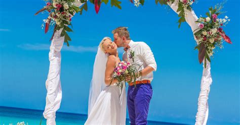 10 Maldives Wedding Venues For A 2021 Fairytale Wedding Travel Reporter