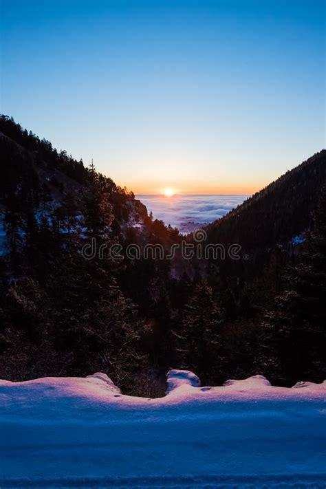 Colorado Sunrise In A Valley Stock Photo Image Of Sunrise Beautiful