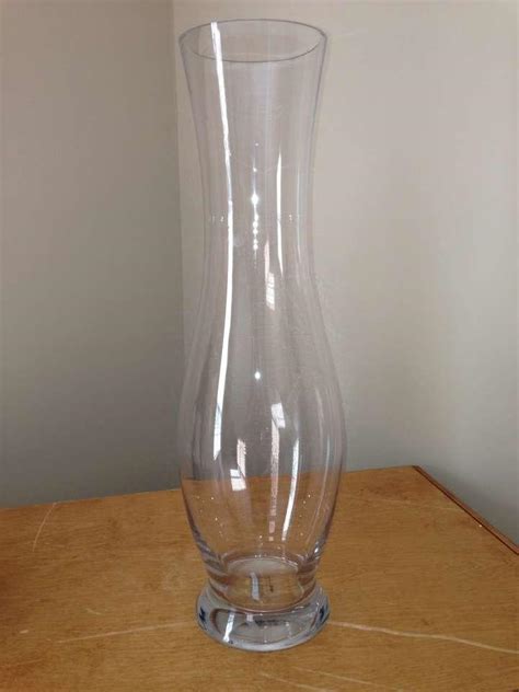 24 Glass Vase Centerpieces Tradesy Weddings