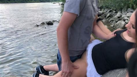 Niemiecka Nastolatka Przyłapana 3 Razy Podczas Seksu Na Dunaju Xhamster
