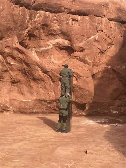 Utah Monolith Metal Desert Mysterious Appears Remote