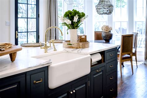During this period of getting along with each other, the two fatefully move closer and closer. Decor Inspiration: A Go-To Kitchen - The Simply Luxurious ...