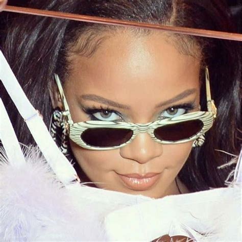 Pin By Princesus On Inspo Rihanna Sunglasses Rihanna Riri Rihanna Style