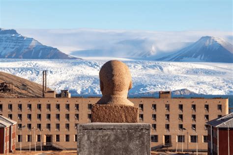 Watch Glimpses Of A Soviet Ghost Town On An Arctic Norwegian Isle European Heritage Tribune