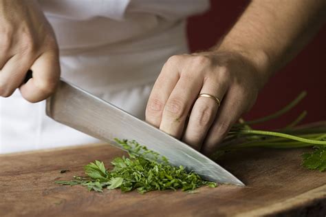How To Properly Use A Chefs Knife Tutorial