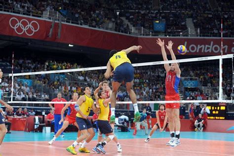 Rússia era um garoto alto que sempre bebia. Brasil x Russia - Final Olímpica (With images) | Volleyball, Basketball court, Sports