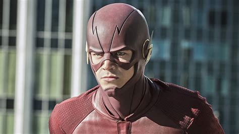 The Flash Boldly Races Into Second Season Braving New Threats