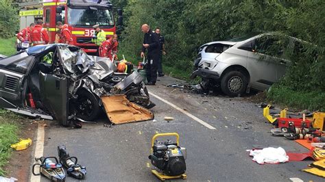 Man Dies Days After Huge Head On Crash In Oxfordshire Bbc News