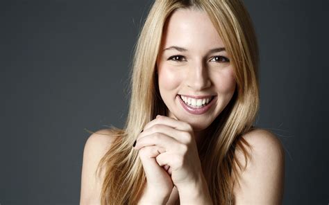 Free Download Alona Tal Hd Wallpapers And Backgrounds 1920x1200 For