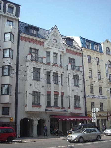 The domina inn consists of two buildings of 7 and 11 stories connected by a covered passageway favouring the light. Viesnīca "Domina INN Riga" - Rīga