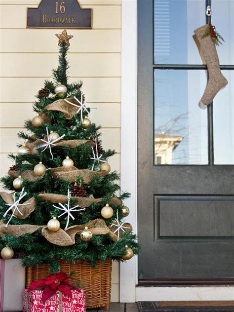 20 The Best Outdoor Decorating Ideas To Spread Christmas Joy The Art