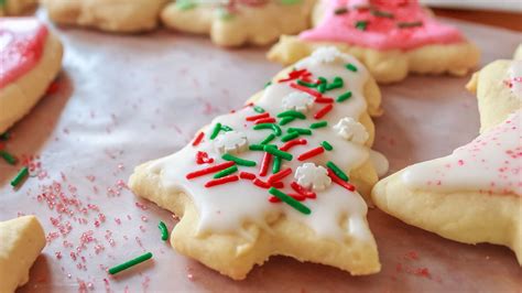 Learn all about the traditional christmas cookies from european countries including bulgaria, croatia, czech republic, hungary, lithuania, poland, romania, and serbia. Christmas Cookies | Ireland AM