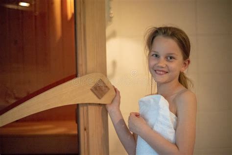 Kid Front Door Red Stock Photos Free Royalty Free Stock Photos From Dreamstime