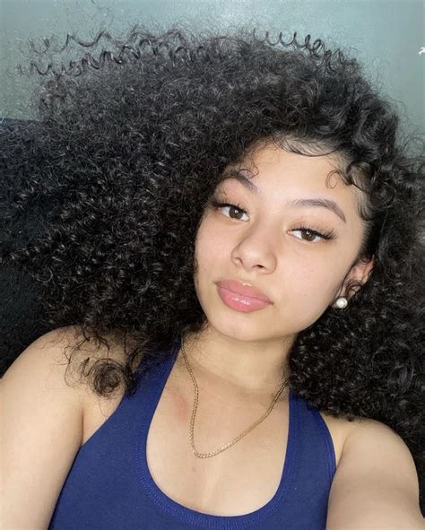 Pin By Isabella Garcia On Curls Curly Girl Hairstyles Light Skin