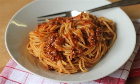 Easy Spaghetti Bolognese Recipe Kidspot