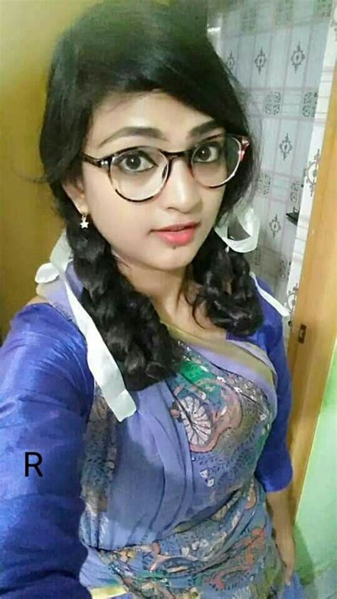 Pin By Vinay Mishra On Desi Beauty Desi Girl Selfie College Girl