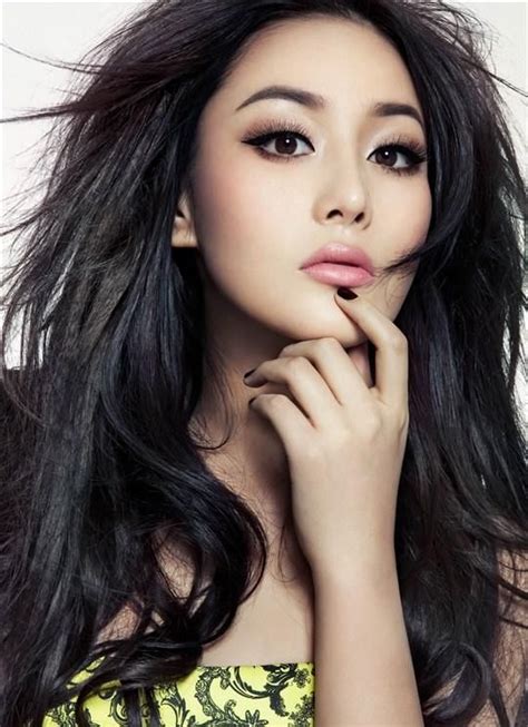 Viann Zhang Xinyu 张馨予 Hot Looking Chinese Model Chinese Sirens