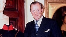 Duke of Wellington dies at Stratfield Saye, aged 99 - BBC News