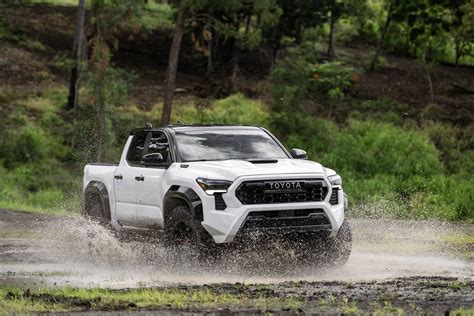 All New Toyota Tacoma Breaks Cover Previews Tech For Fortuner