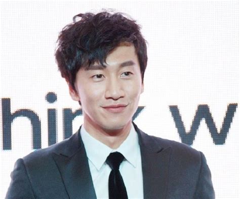 The lee kwang soo's statistics like age, body measurements, height, weight, bio, wiki, net worth posted above have been gathered from a lot of credible websites and online sources. fp - Bio gossipy