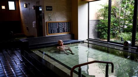 Customers Rushed To Japanese Bathhouses Post Lockdown Breaking Asia