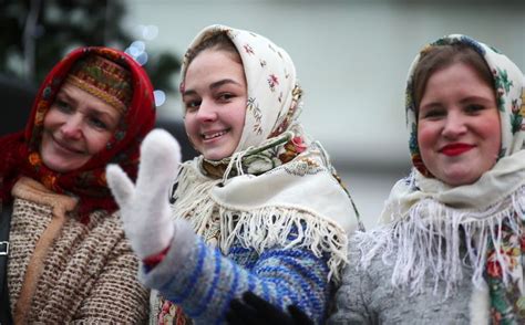 5 russian ways of wearing a headscarf and not looking like a babushka head scarf how to