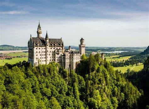 Top 15 Amazing Castles In The World