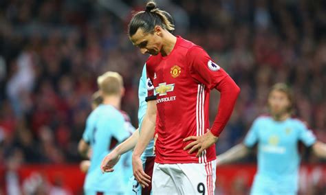 Ibrahimovic Godin Zlatan Ibrahimovic Hasn T Let Coronavirus Or Age