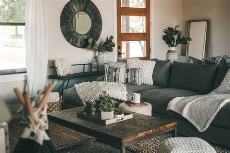 Modern Living Room Cozy Cozy Truckee Chalet Airy Rengusuk