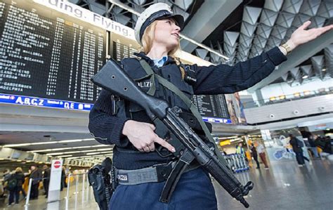 Uk Gatwick Airport Steps Up Security Alert After Brussels Attacks The Dhaka Post