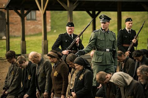 Sobibor is based on the history of the sobibór extermination camp uprising during wwii and soviet officer alexander pechersky. Bild von Sobibor - Bild 10 auf 15 - FILMSTARTS.de