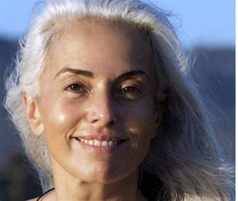 yasmina rossi i segreti di bellezza naturale della nonna modella di 59 anni bellezza senza